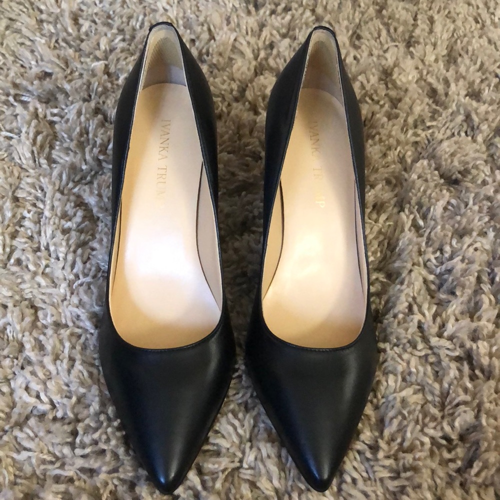 Ivanka Trump Black Dress Pumps *never worn*